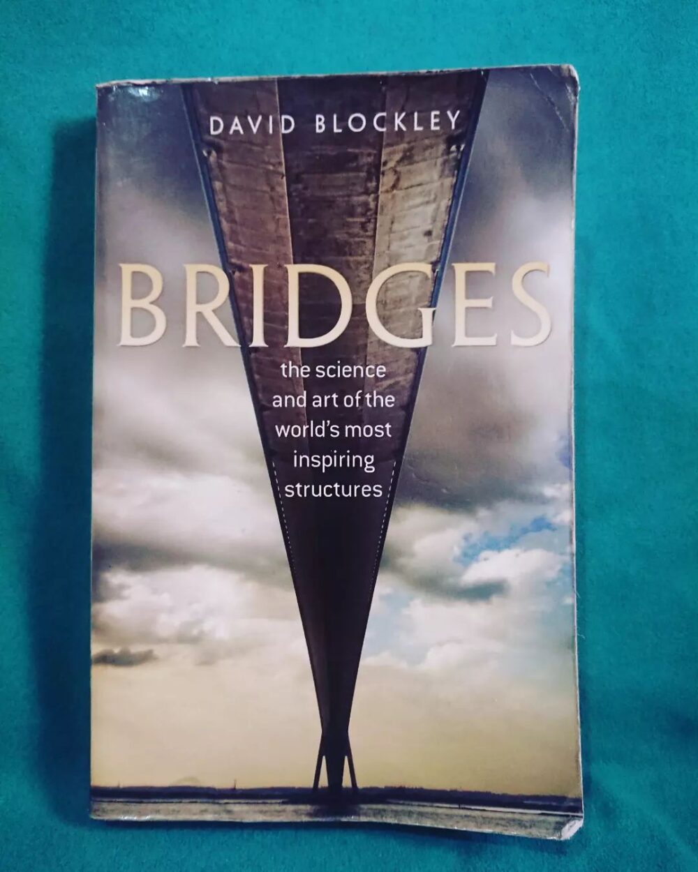 Bridges: The science and art of the world's most inspiring structures David Bloc