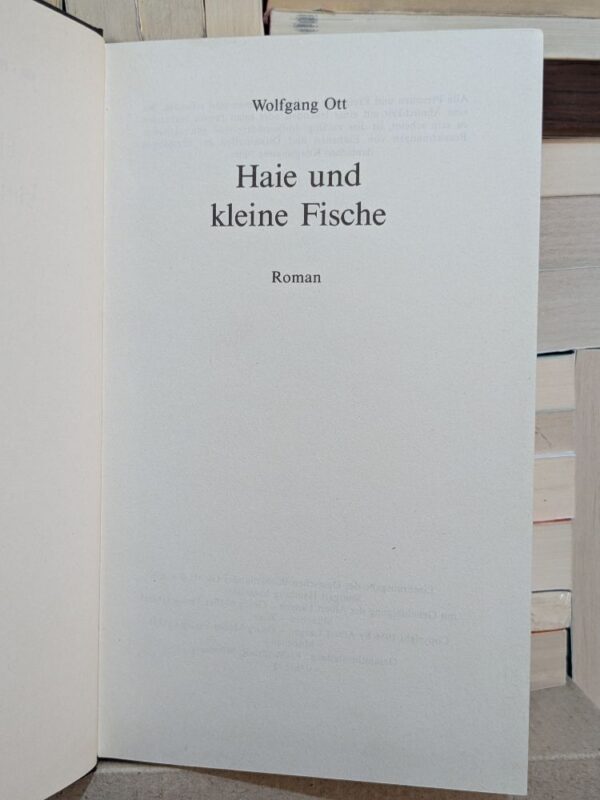 Haie und kleine Fische by Wolfgang Ott