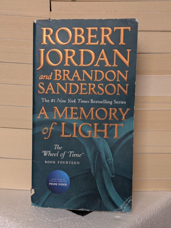 A Memory of Light (The Wheel of Time #14 ) by Robert Jordan, Brandon Sanderson